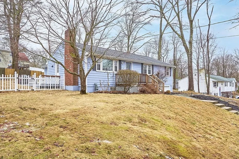 33 Eastview Road Photo 2