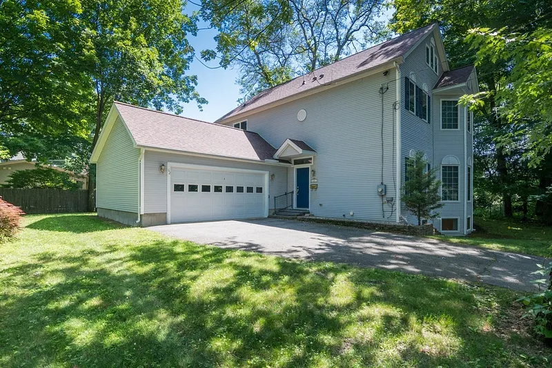 62 Fairview Ave Photo 1