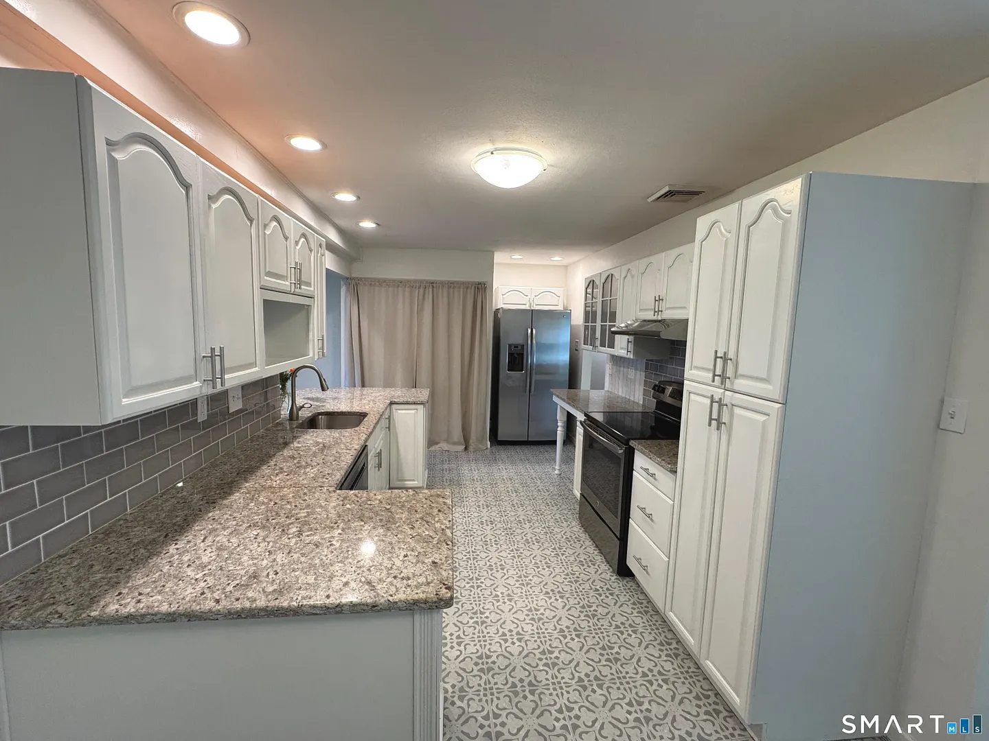 77 Curtis Road Photo 6