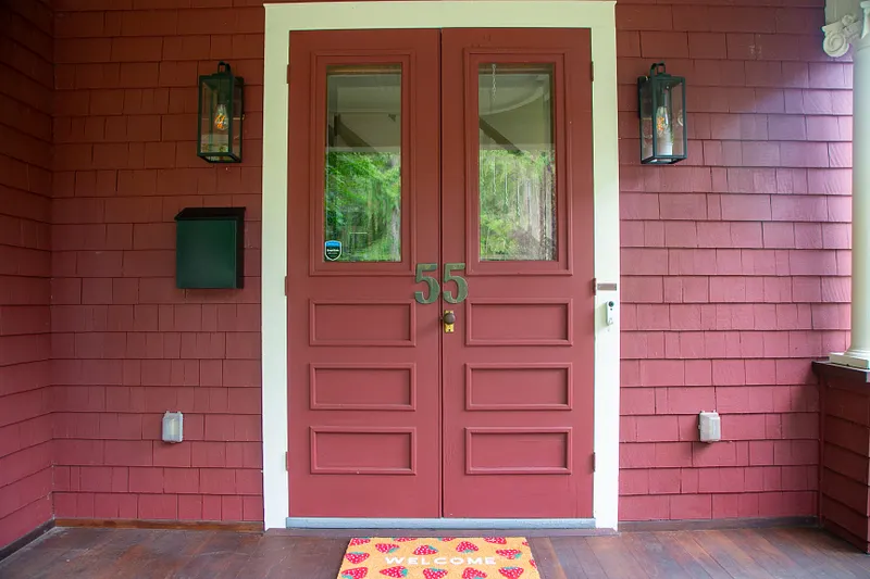 55 Marion Ave Photo 31