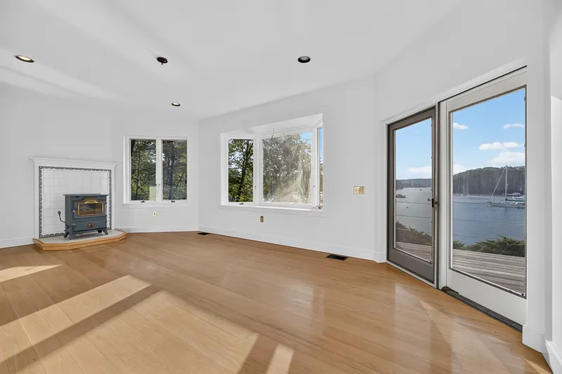 87 Cove Road Photo 16