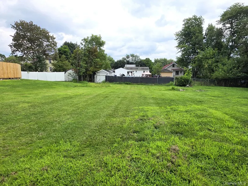 195 Commonwealth Avenue Photo 12