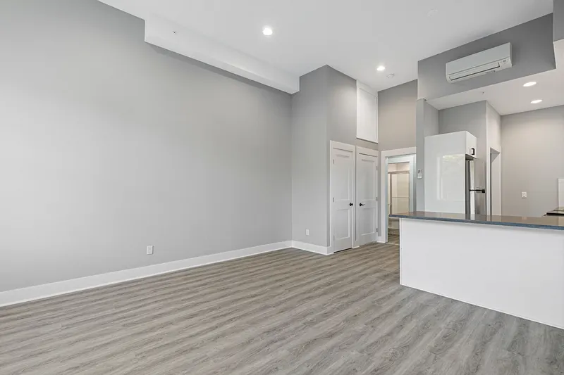 47 Beekman Avenue  #33 Photo 4