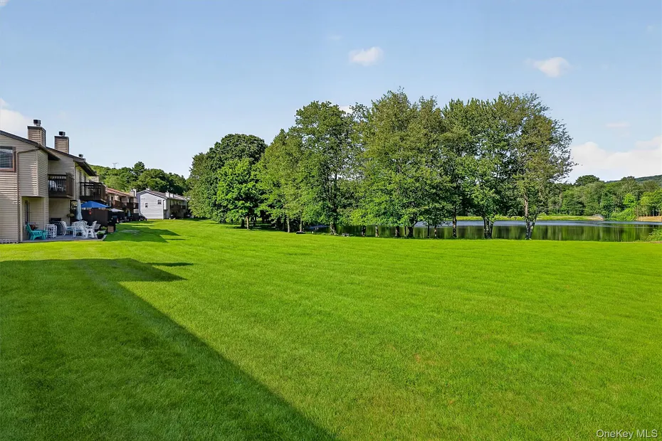 154 Eagleton Drive Photo 3
