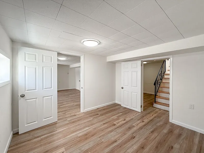 31 Millard Ave Photo 27
