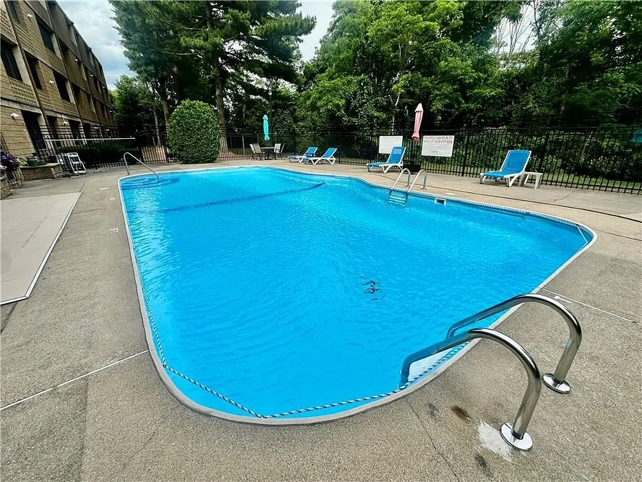 175 Hoffman Avenue  #410 Photo 11