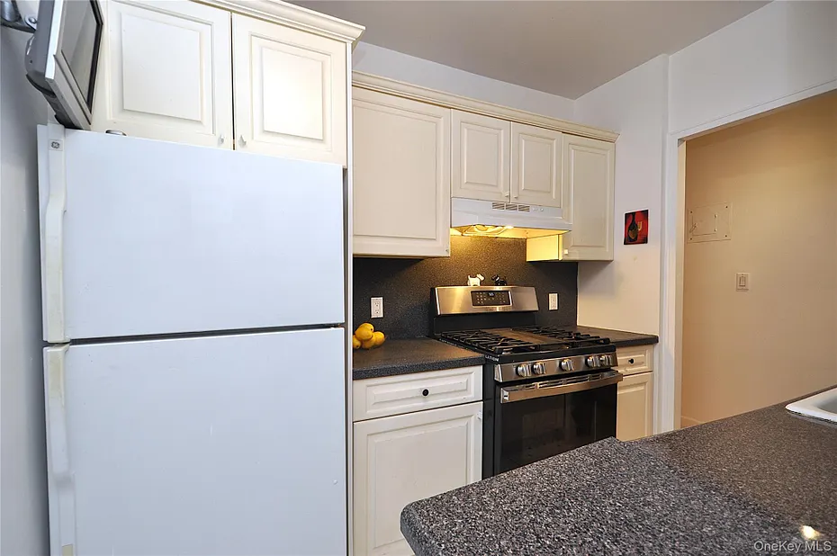 230 Garth Road  #3B1 Photo 44