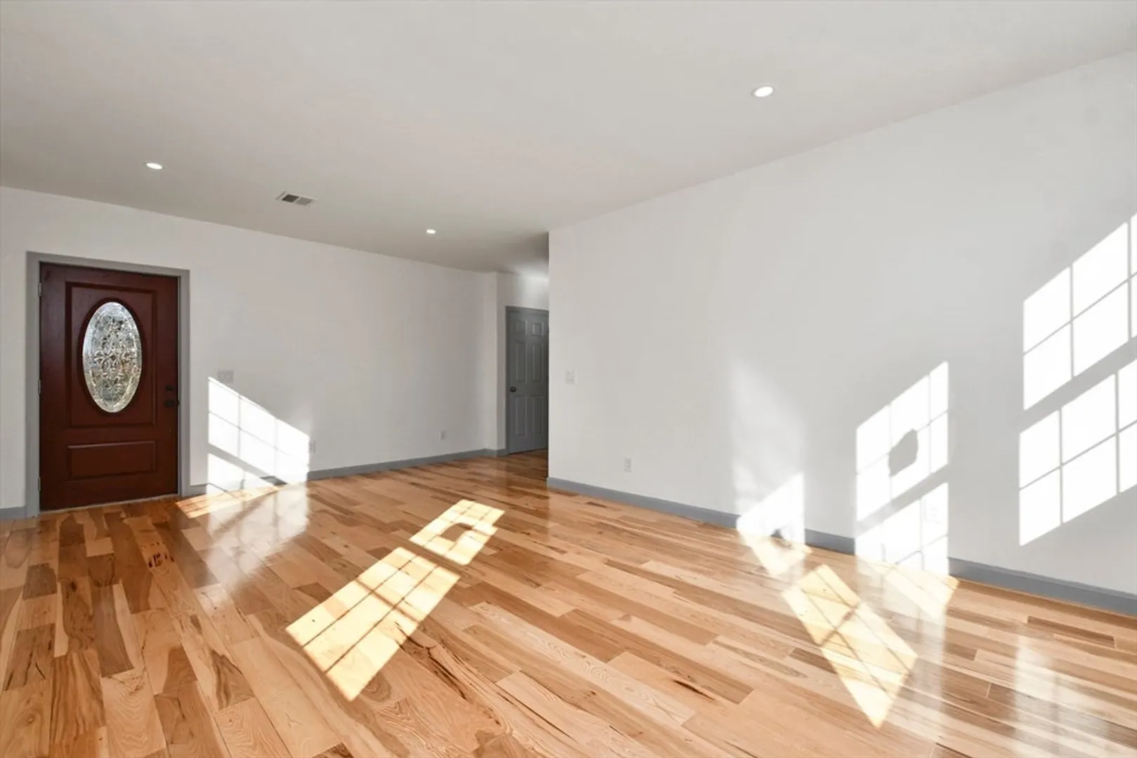 1 Stockwell Road Photo 12