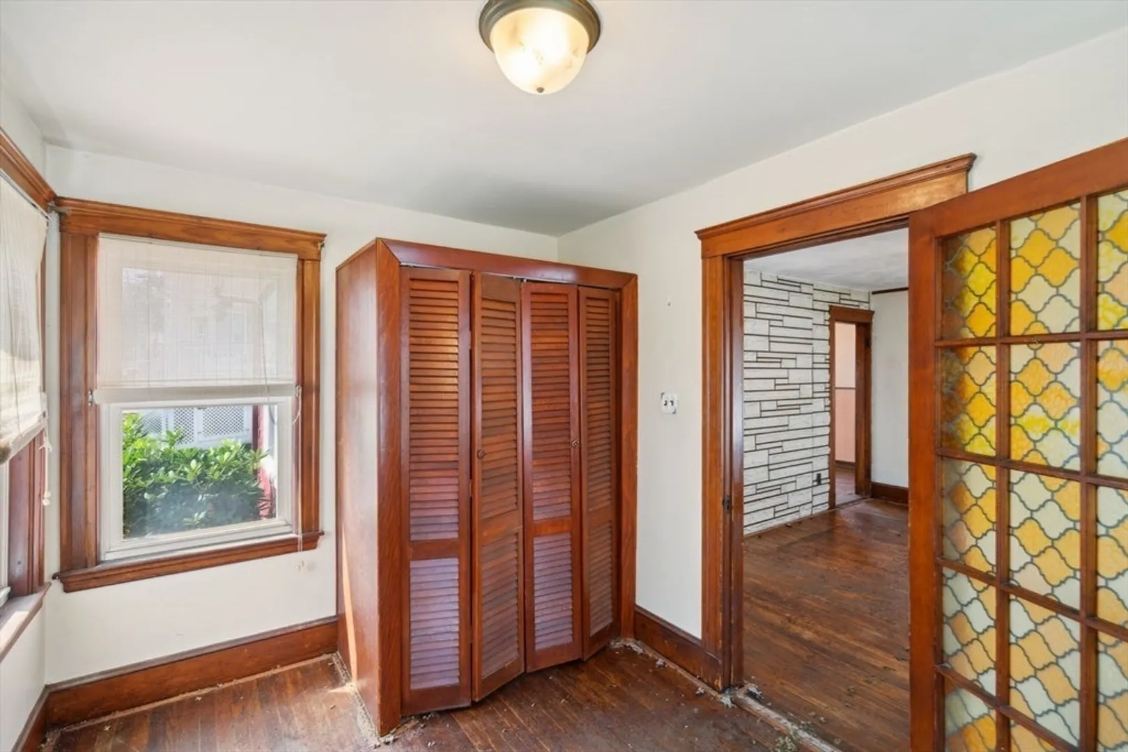 64 Bates Ave Photo 5