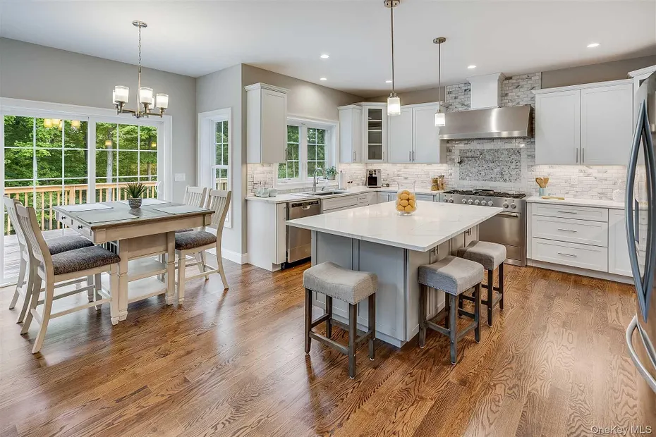 1 Deerwood Drive Photo 8