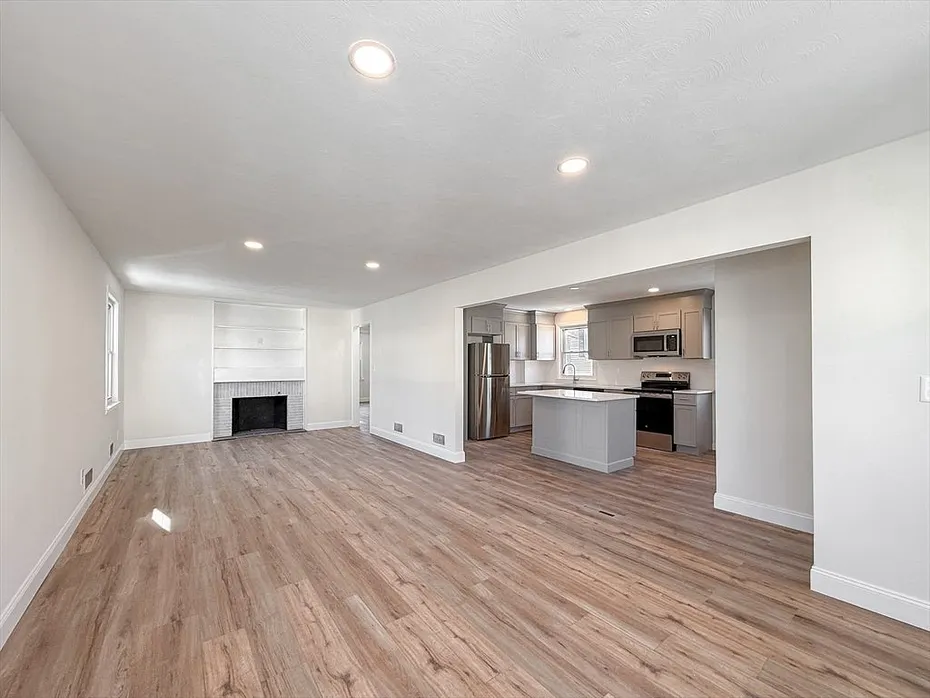 31 Millard Ave Photo 3