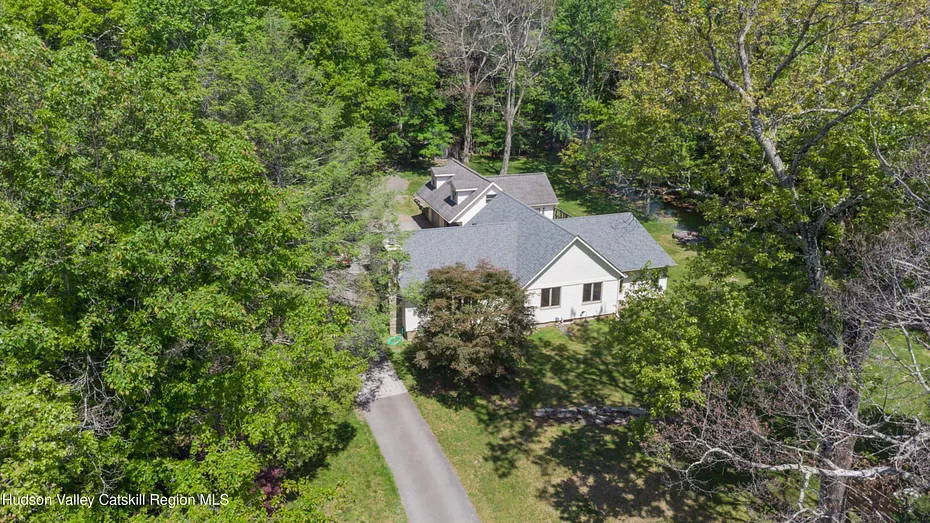 57 Anderson Road Photo 31