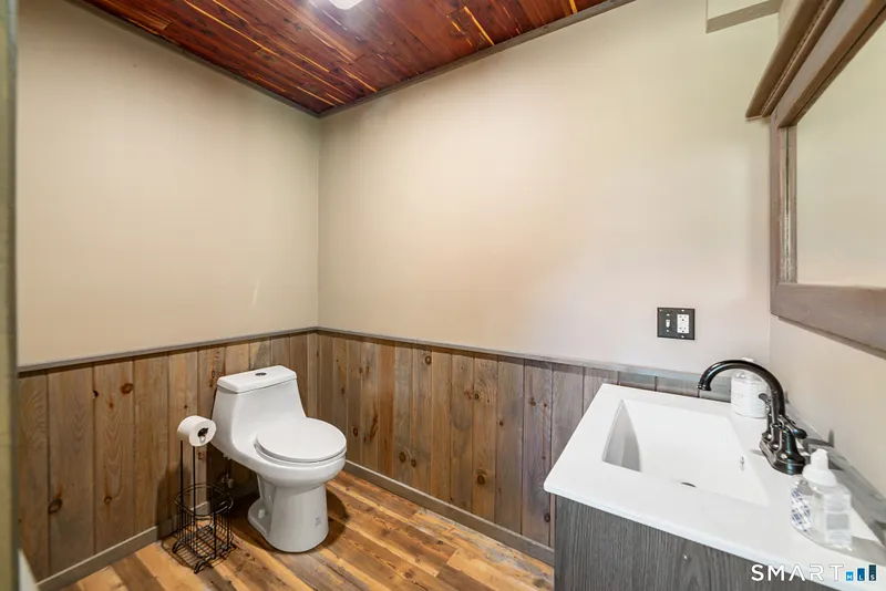 28 Charter Oak Drive Photo 8