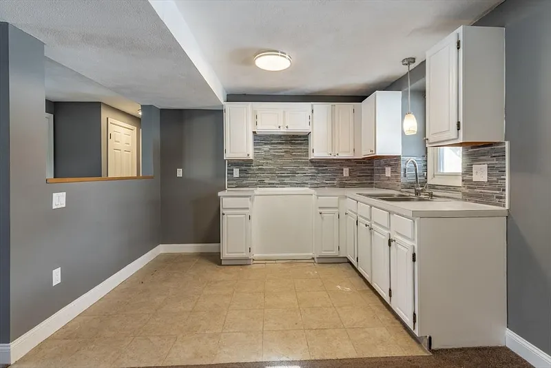 453 Columbus Ave Photo 25
