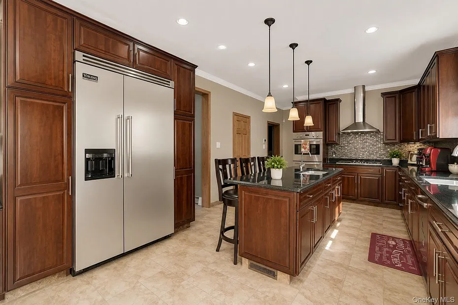 210 Grey Road Photo 16