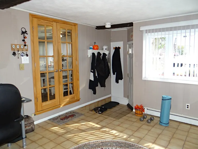 25 Marshall Ave Photo 11