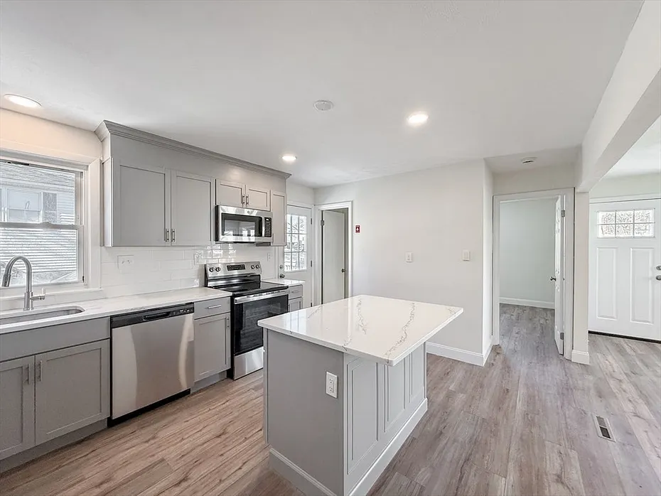 31 Millard Ave Photo 12