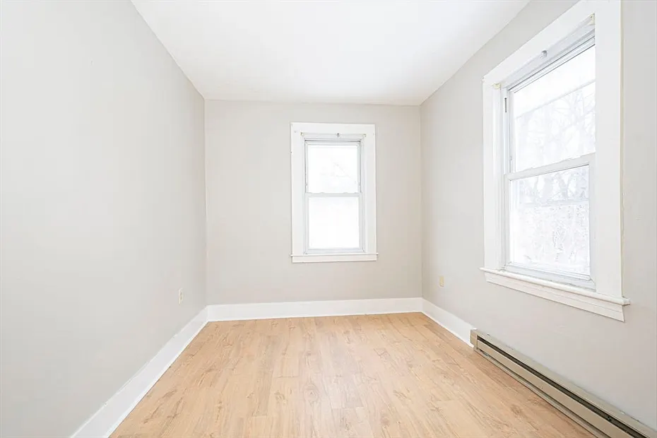 31 Neil  St. Photo 18