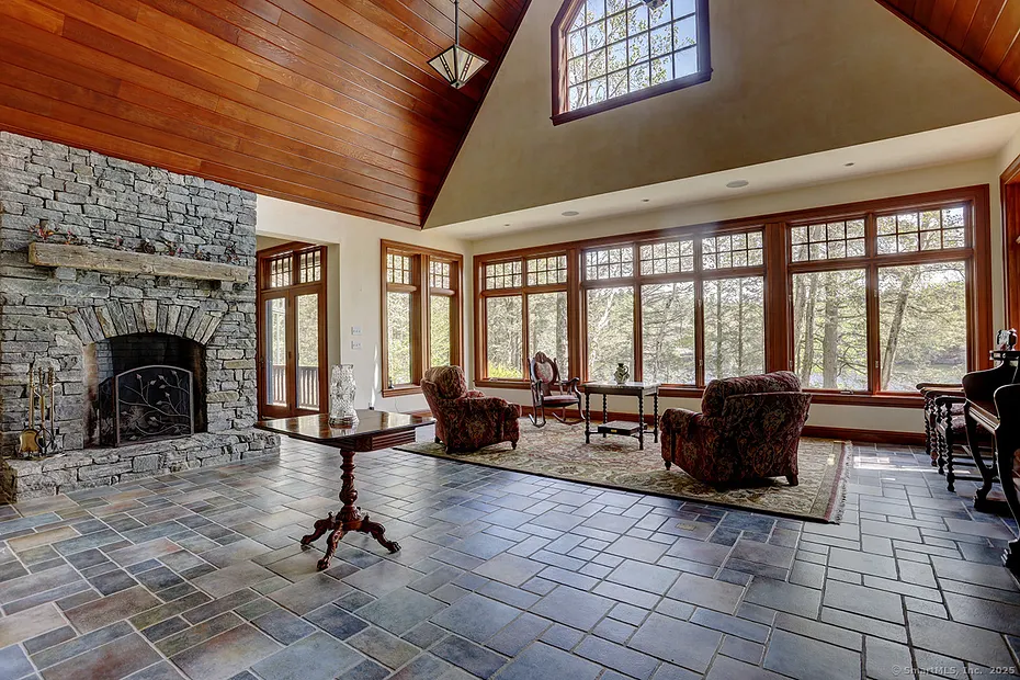 152 Tower Hill Road Photo 7