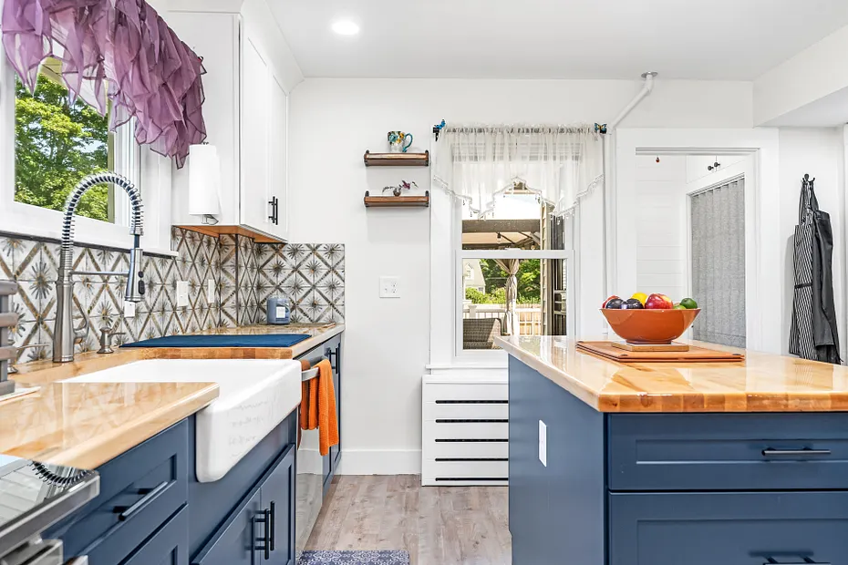 124 Beach Street Photo 10