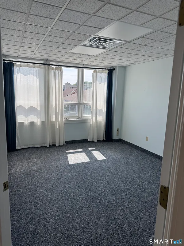 455 Boston Post Road Photo 6