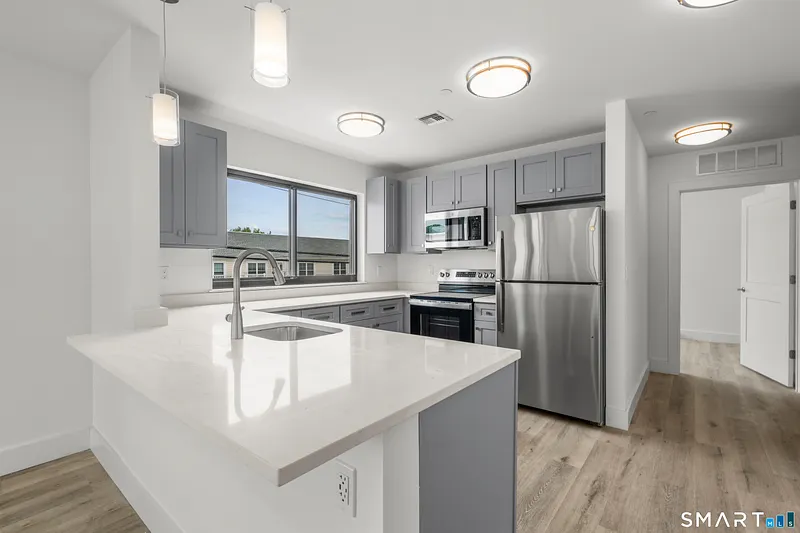 414 Mather Street Photo 12