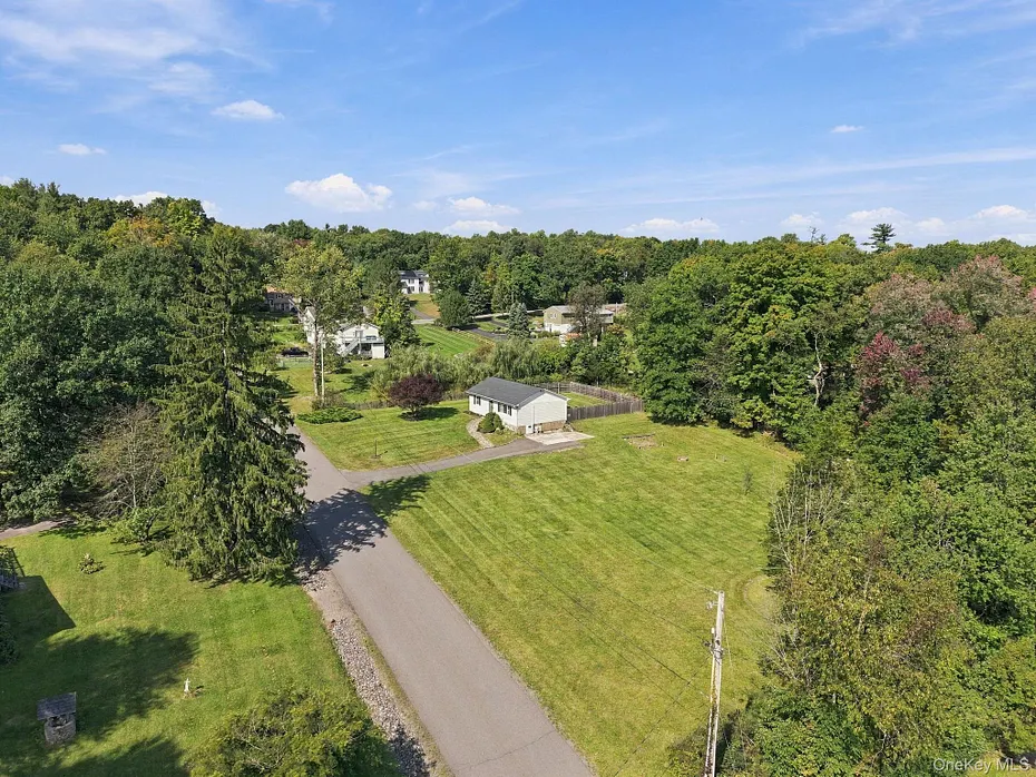 15 Countryman Lane Photo 3