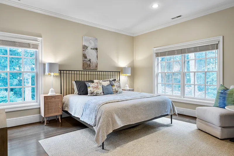 7 Farnham Way Photo 32