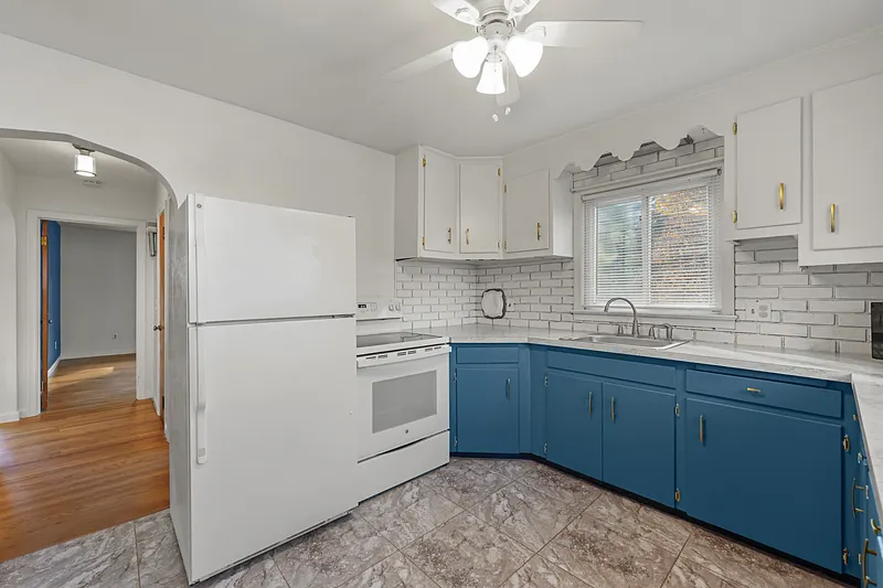 66 Roselyn Dr Photo 14