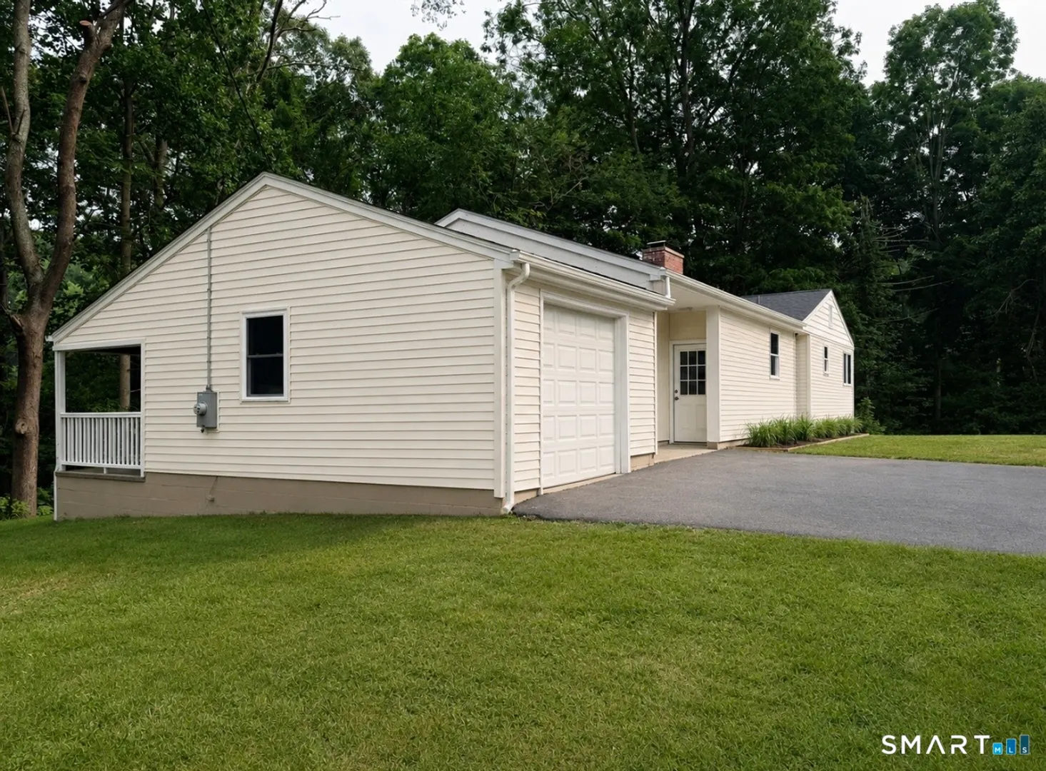 106 Glenwood Road Photo 1