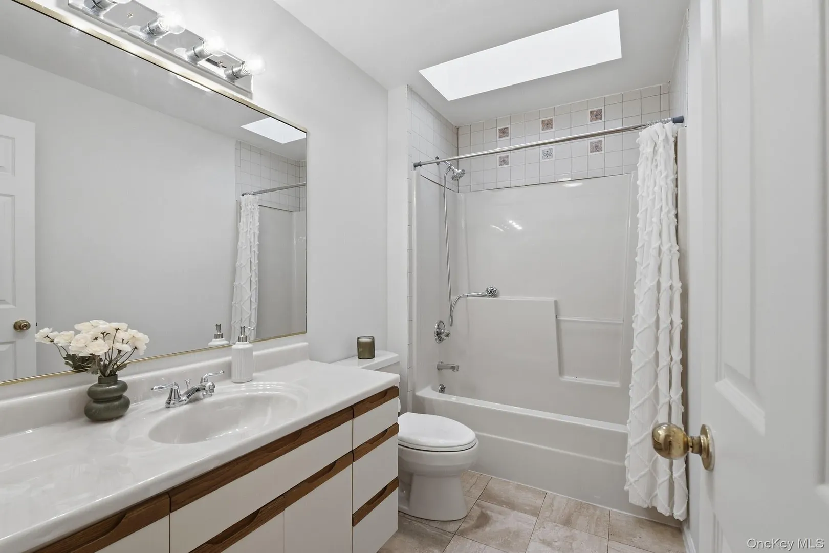 1452 Iroquois Street Photo 17