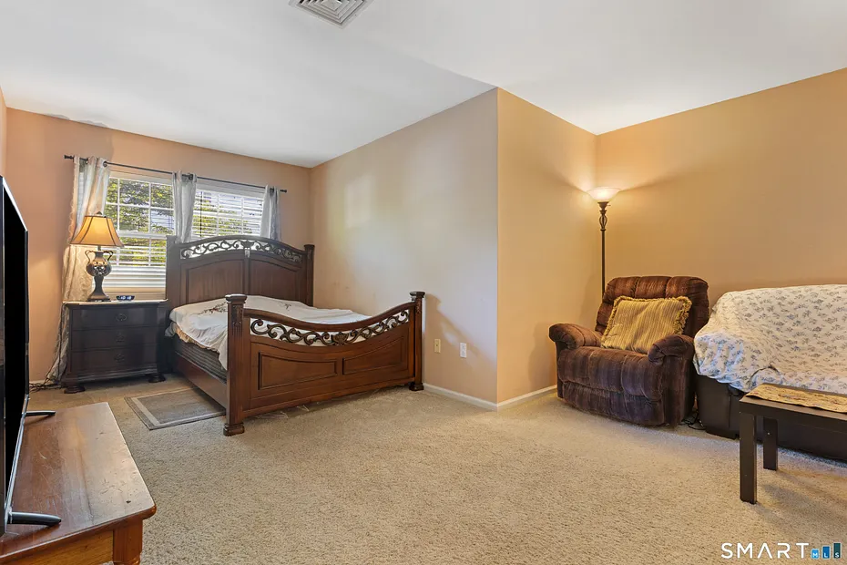 40 Lexington Way North Photo 23