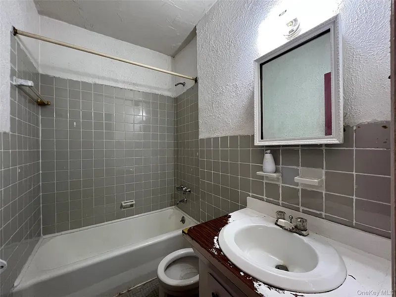 315 King Street  #2H Photo 9