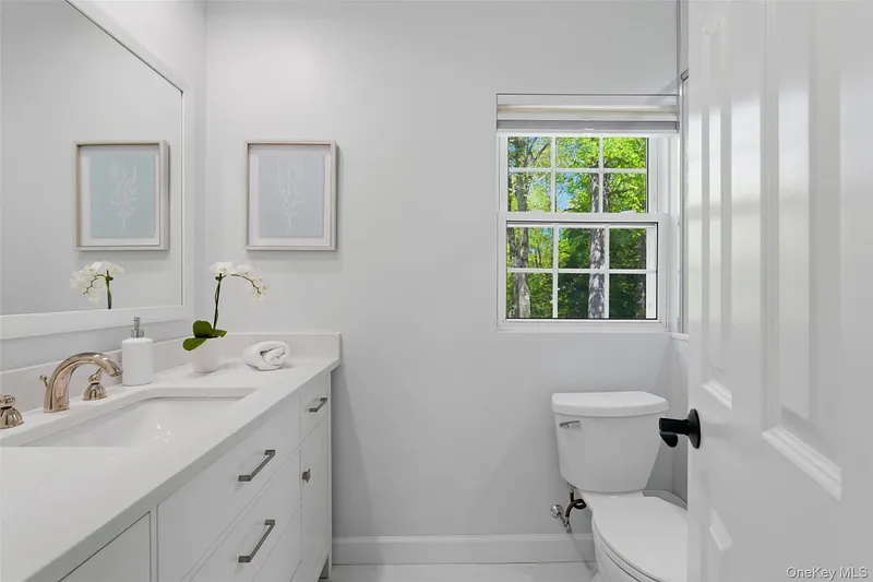 136 Devonshire Road Photo 17