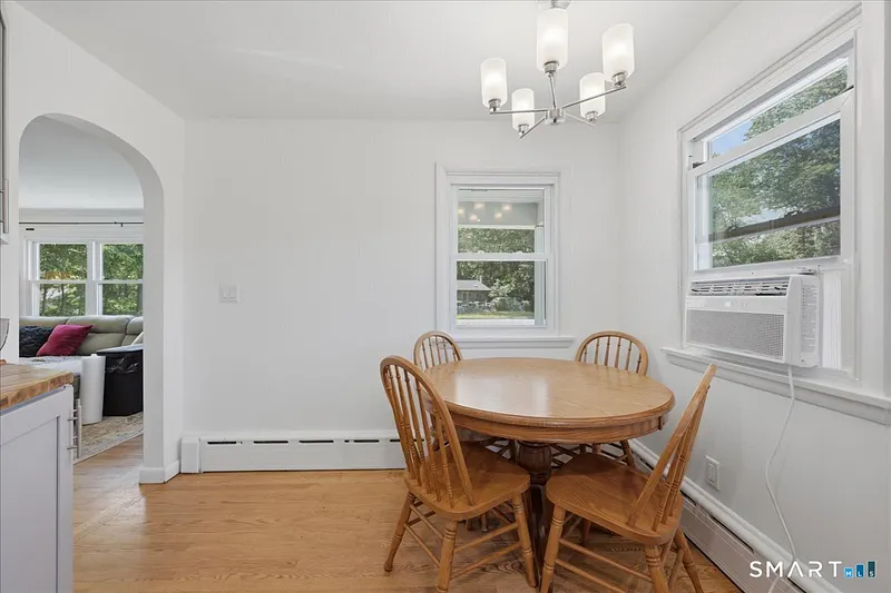 133 Bloomingdale Road Photo 14
