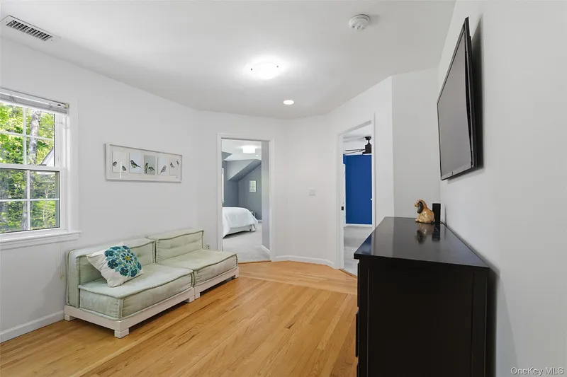 136 Devonshire Road Photo 22