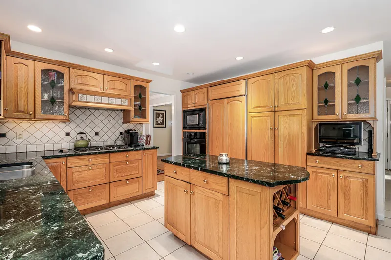 33 Brookwood Drive Photo 16