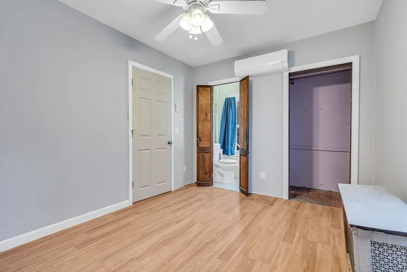 34 Pleasant St Photo 15