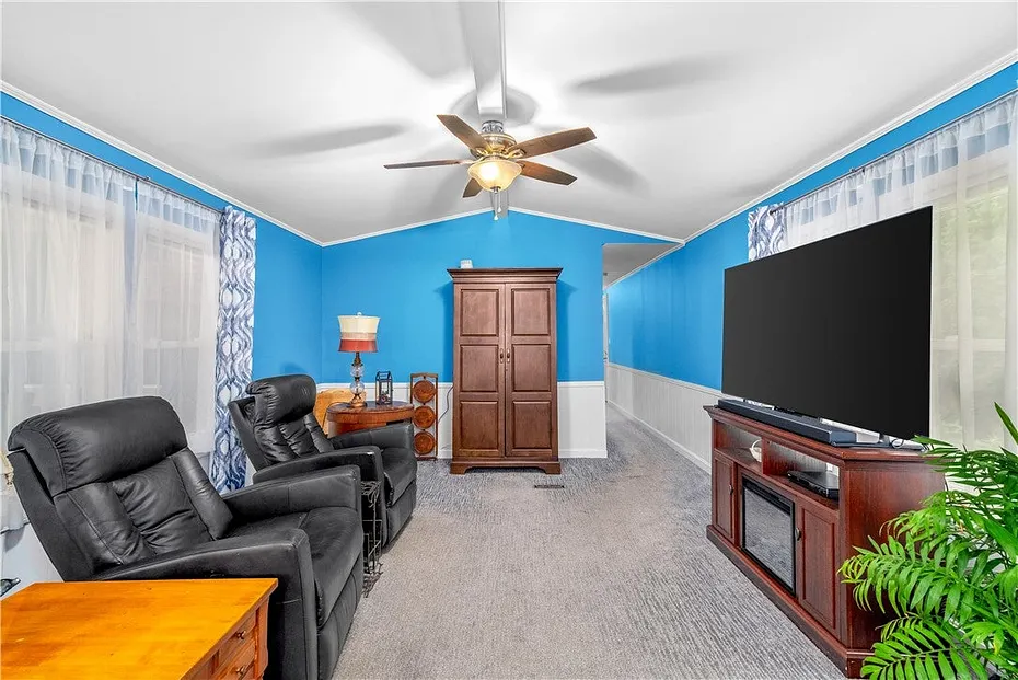 464 Gardiner Road #103 Photo 11
