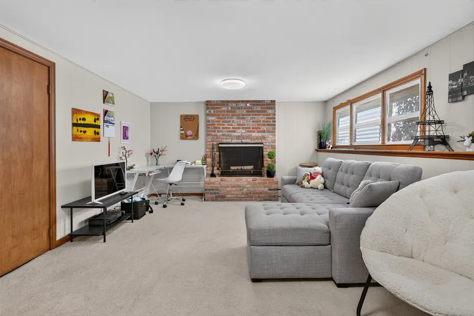 144 Lindley Ter Photo 19