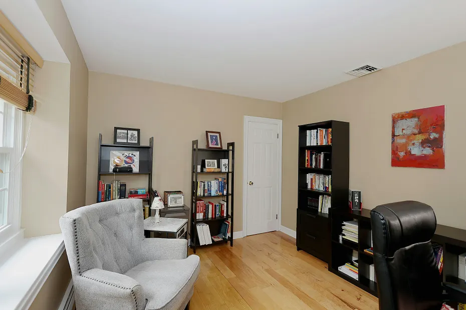 37 Adams Road Photo 22