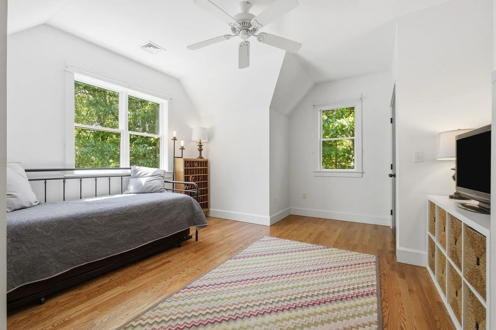 409 Henry St Photo 31