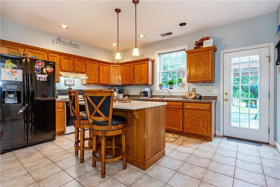 50 South Pond Drive Photo 13