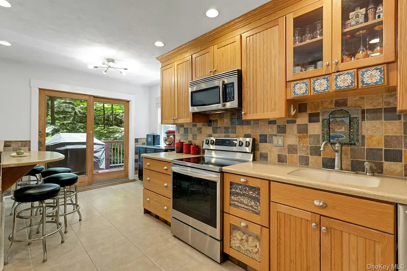 8 Woodland Road Photo 11