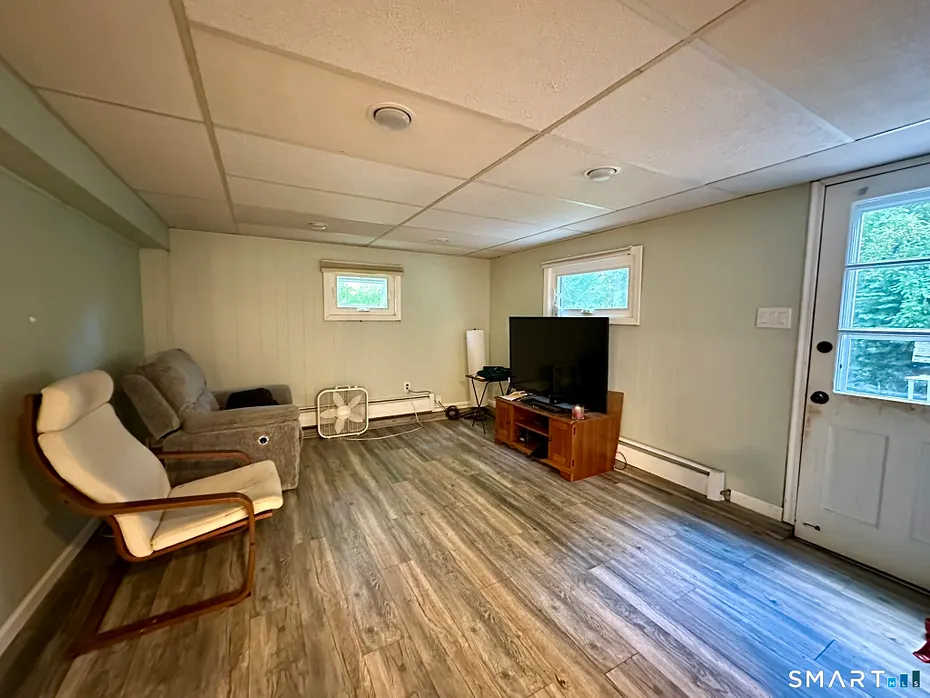 670 Benham Street Photo 19