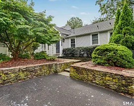 2 Evergreen Avenue