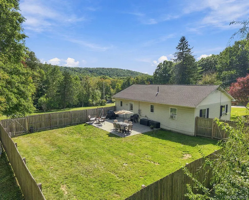 15 Countryman Lane Photo 22
