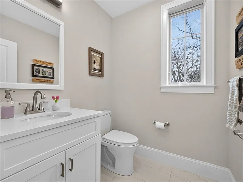 49-51 Brown Ave #49 Photo 11