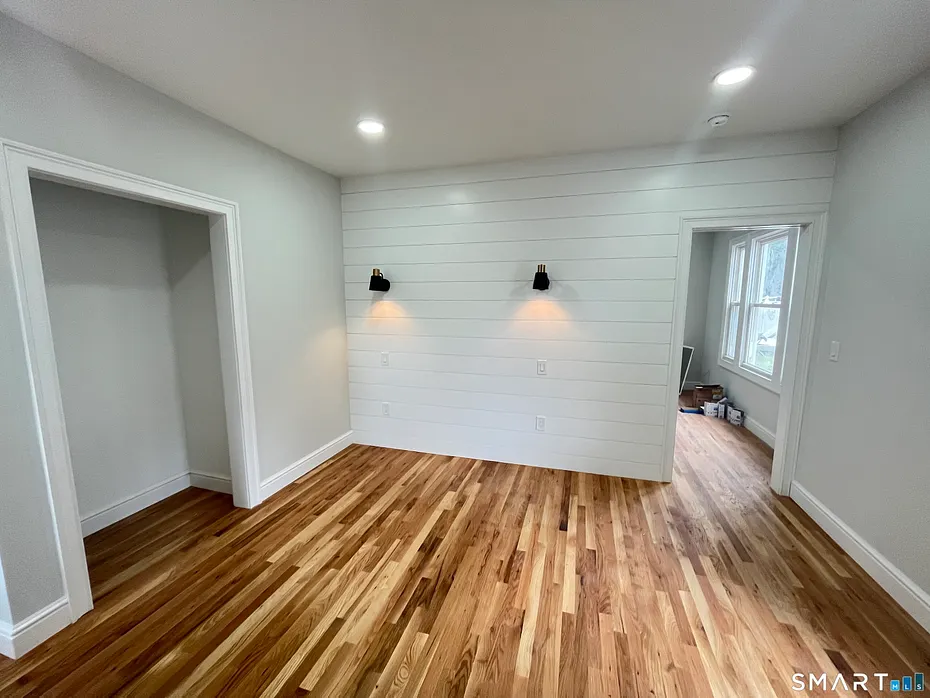 82 Howard Avenue  #82-2L Photo 4