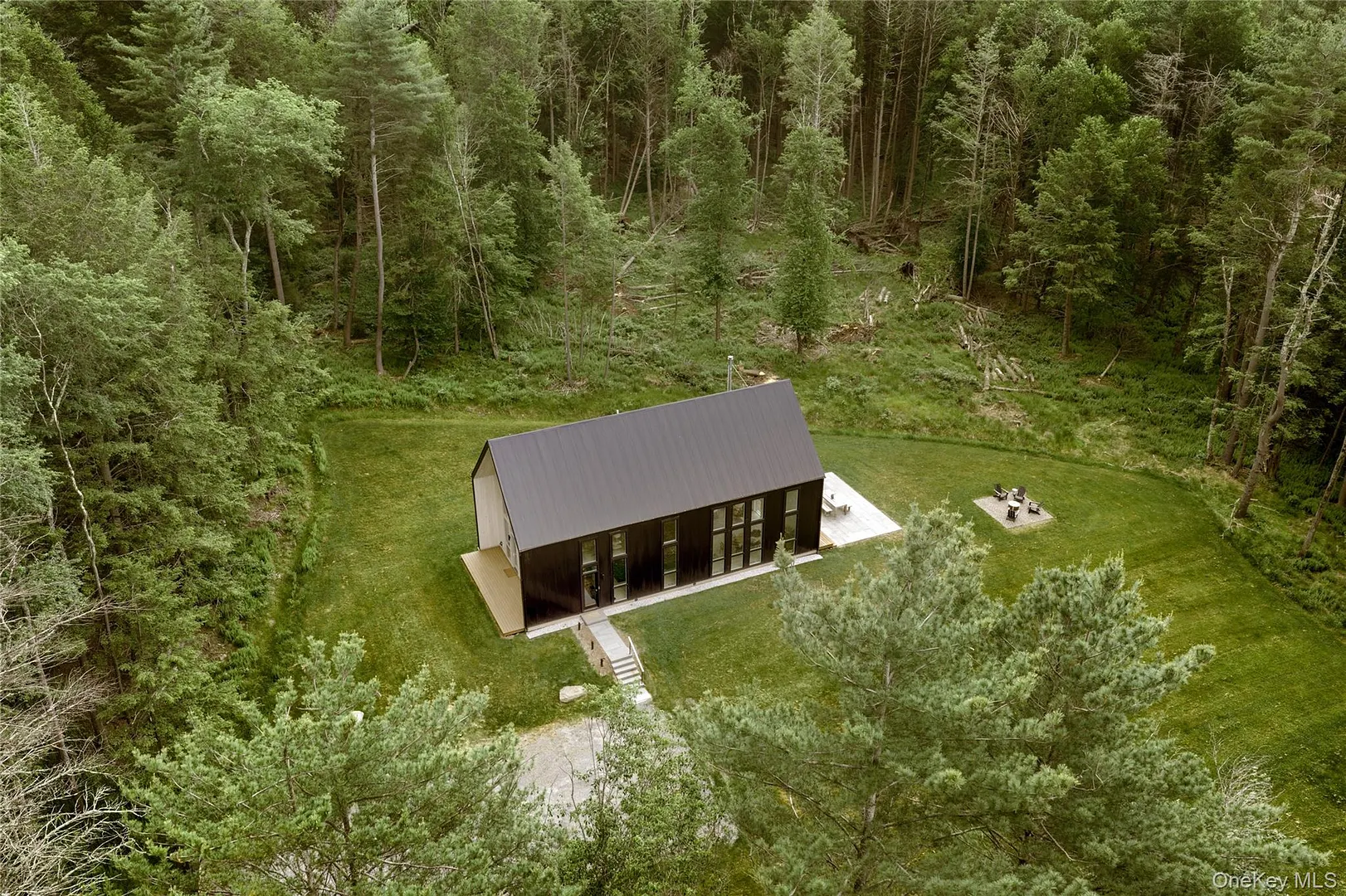 596 Perry Road Photo 9